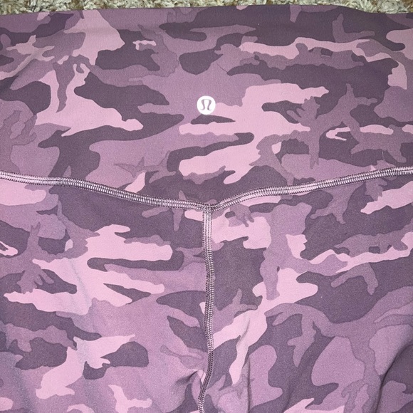 Lululemon Incognito Pink Camo 25” Align Pants Leggings 10 MINT - Picture 3 of 4